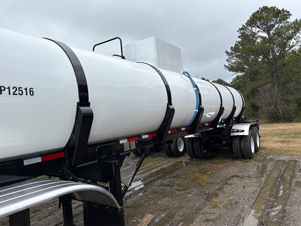 Inventory vacuum tank trailer side view.